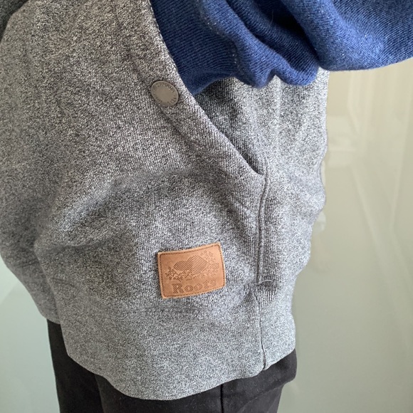 Roots 3/4 zip Hoodie - Size Medium - Picture 3 of 4